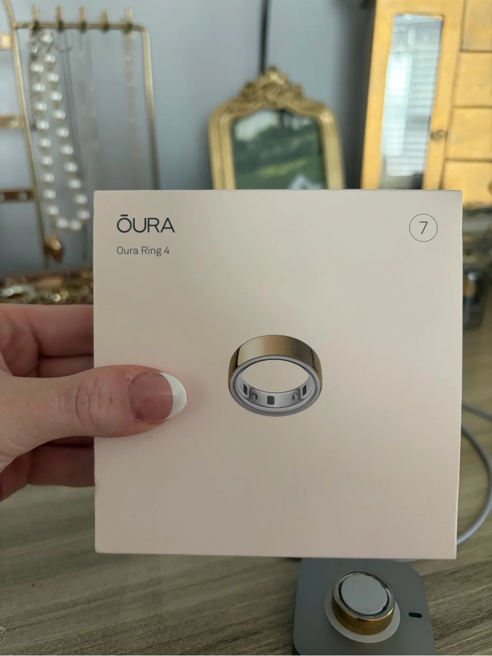 Oura Gen 4 Size 7 Gold with Charging Dock & Gray USB-C Cable